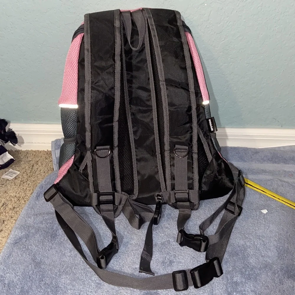 Like new Pet small dog or cat Carrier Backpack.